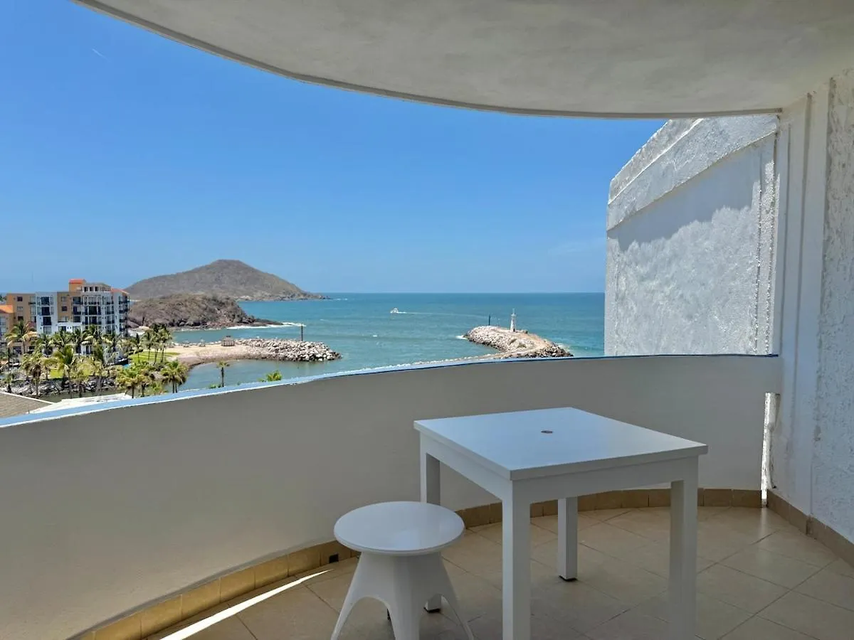 Quiet Apartment With Pool Right On The Beach Mazatlán Mexiko