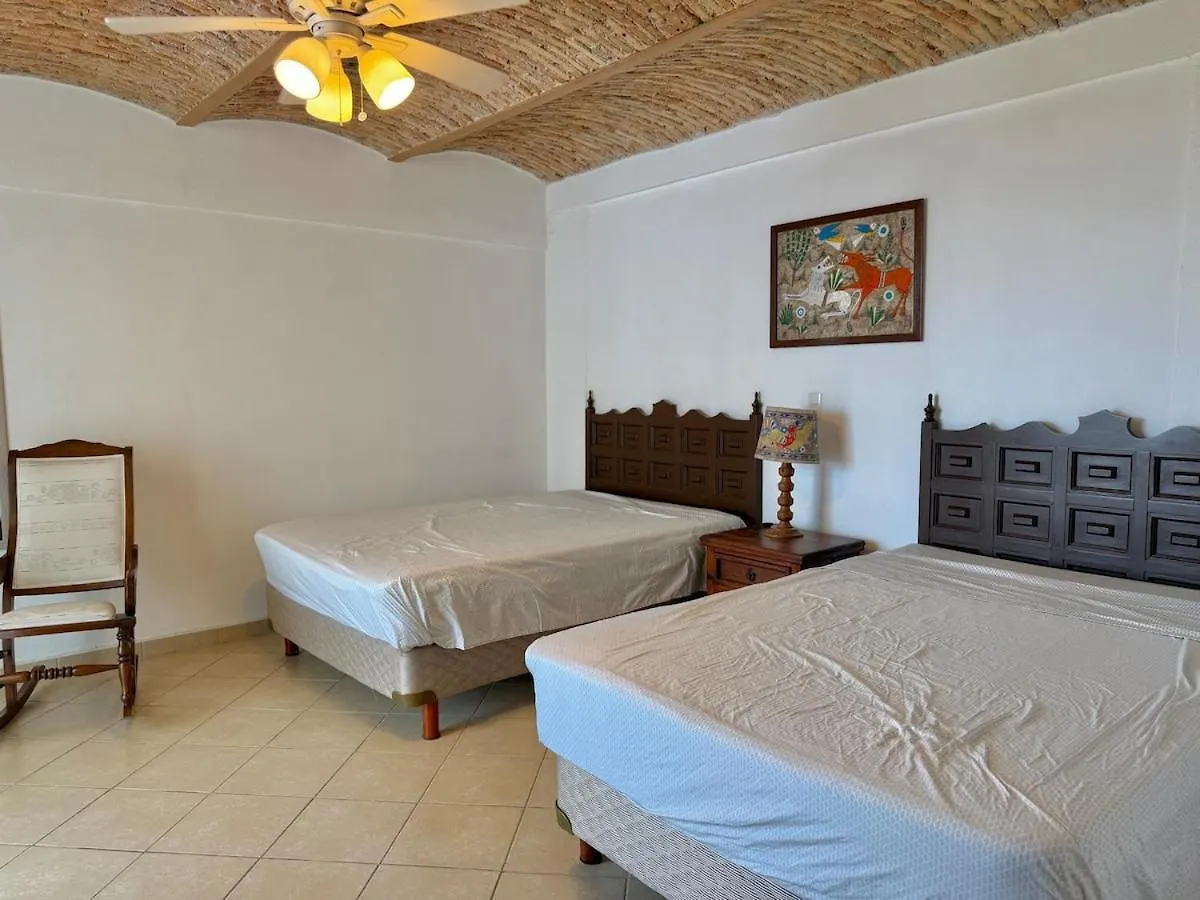 Quiet Apartment With Pool Right On The Beach Mazatlán