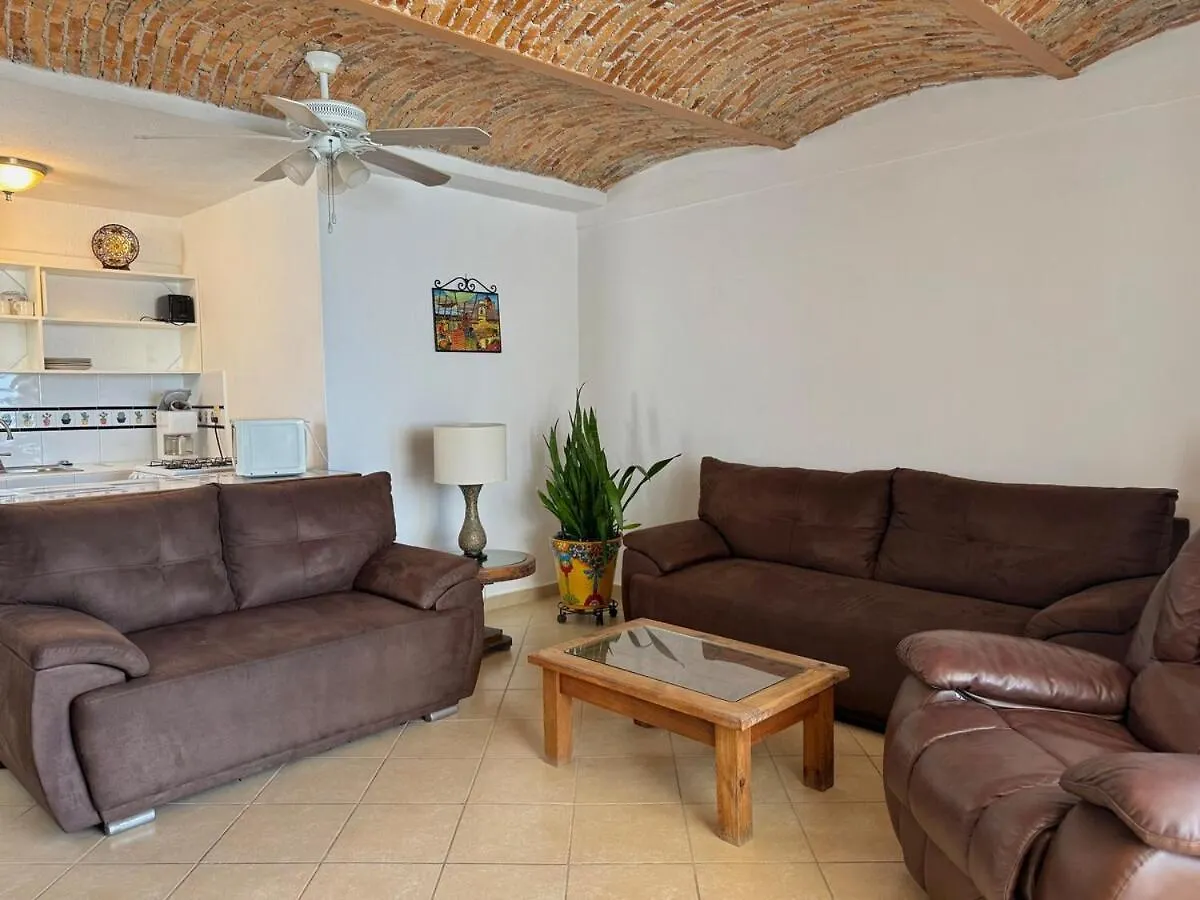 Quiet Apartment With Pool Right On The Beach Mazatlán