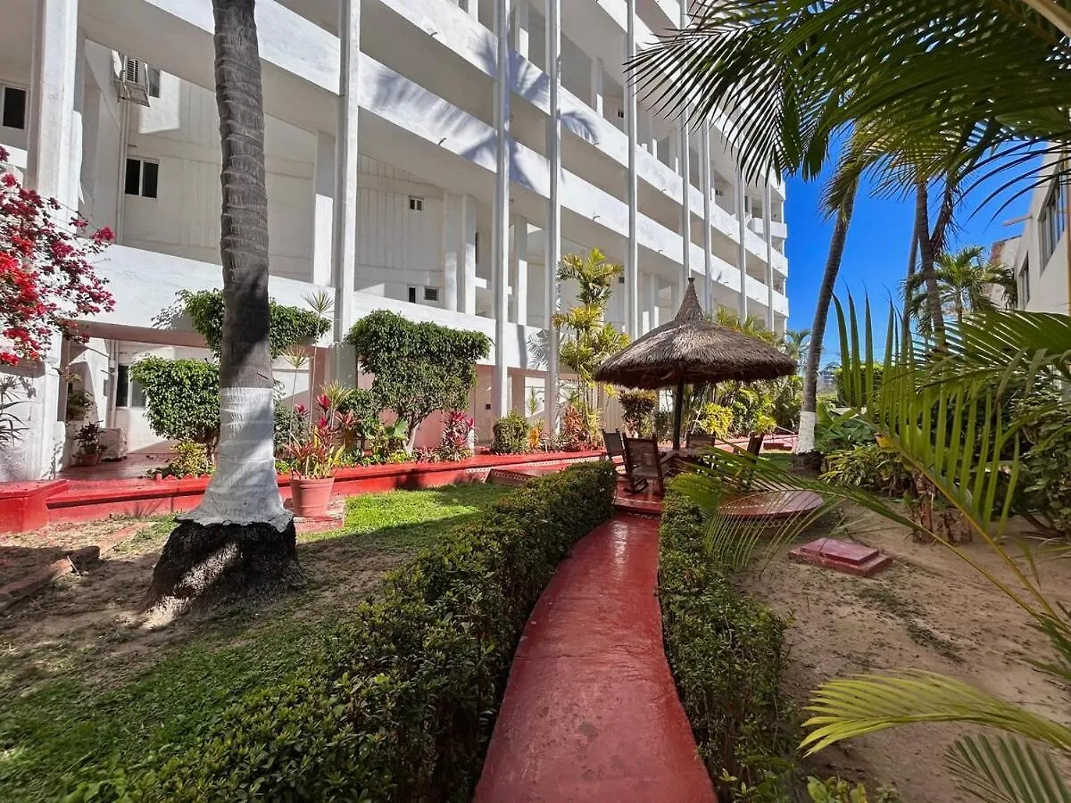 Quiet Apartment With Pool Right On The Beach Mazatlán
